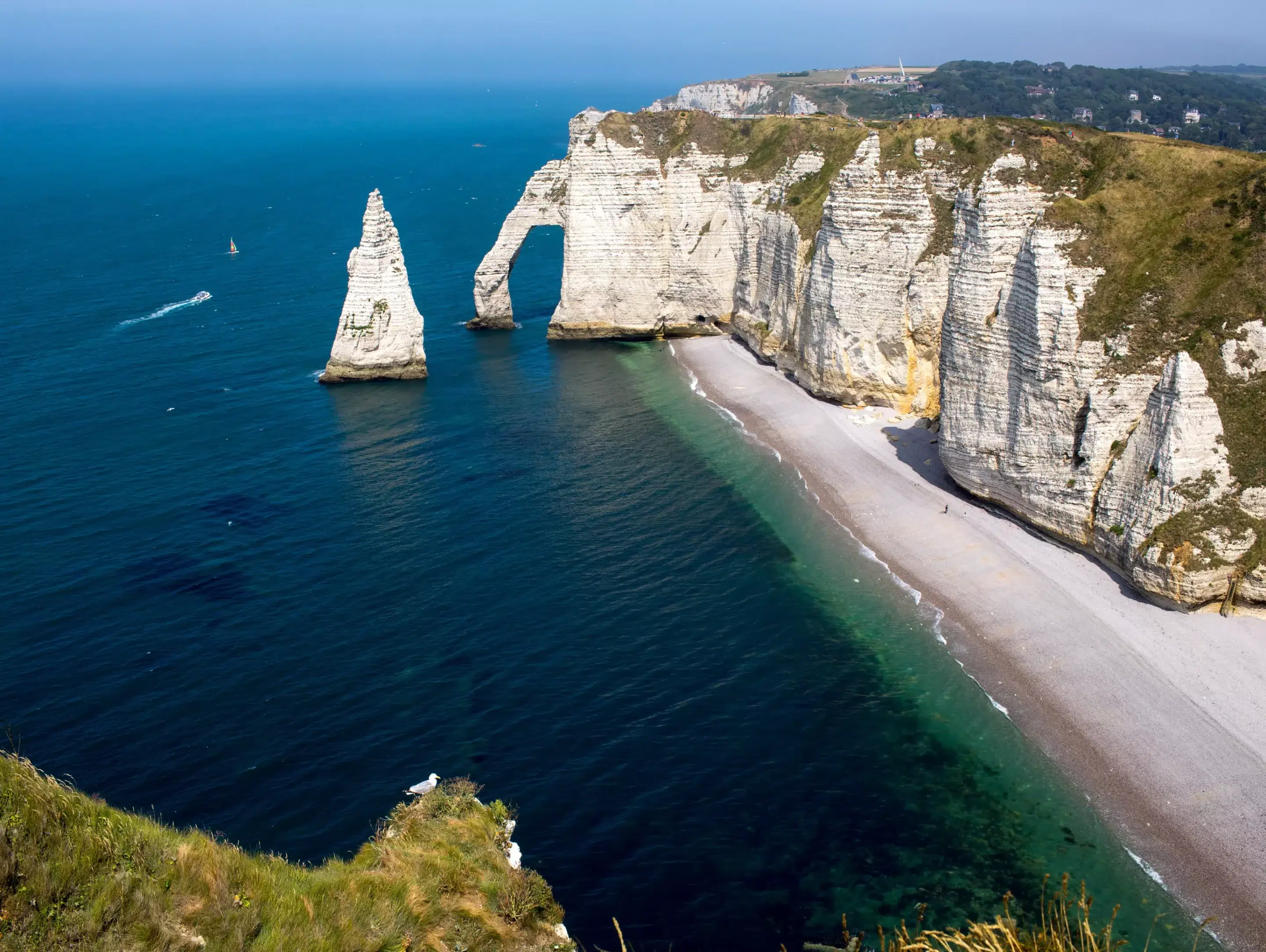 Vue aérienne sur les falaises d'Etretat